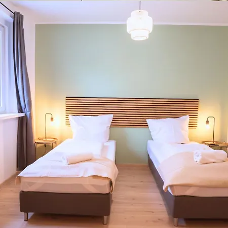 Cozy Apartment I 5X Einzelbetten I Kueche I Wifi I Hd Tv I Balkon I Erdgeschoss I Self Check-In Apartment *