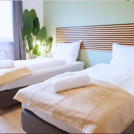 Cozy I 5x Einzelbetten I Küche I Wifi I Hd Tv I Balkon I Erdgeschoss I Self Check-in * Halle (Saale)