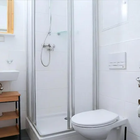 Cozy I 5x Einzelbetten I Küche I Wifi I Hd Tv I Balkon I Erdgeschoss I Self Check-in Apartment Halle (Saale)