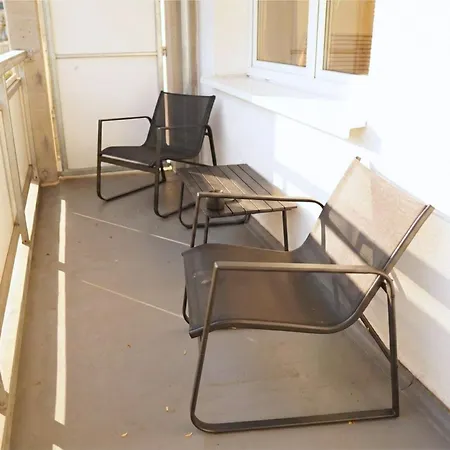 Cozy I 5x Einzelbetten I Küche I Wifi I Hd Tv I Balkon I Erdgeschoss I Self Check-in