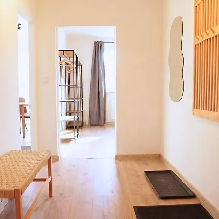 Cozy I 5x Einzelbetten I Küche I Wifi I Hd Tv I Balkon I Erdgeschoss I Self Check-in Apartment