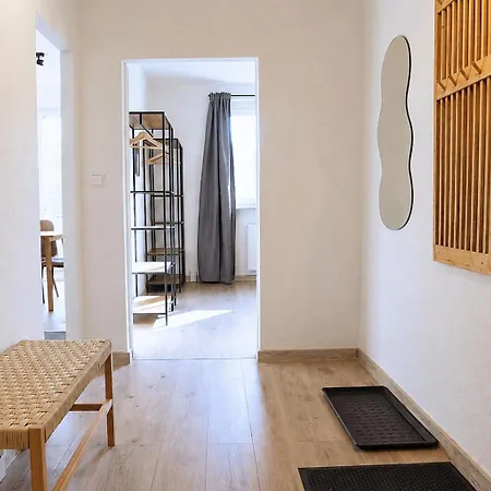 Cozy I 5x Einzelbetten I Kueche I Wifi I Hd Tv I Balkon I Erdgeschoss I Self Check-in Apartmán *