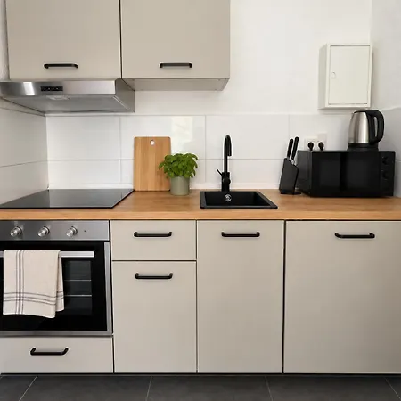 Havn - 5 Einzelbetten, Kueche, Wama, Balkon, Wifi, Smart Tv, 24h Check-in * Halle (Saale)